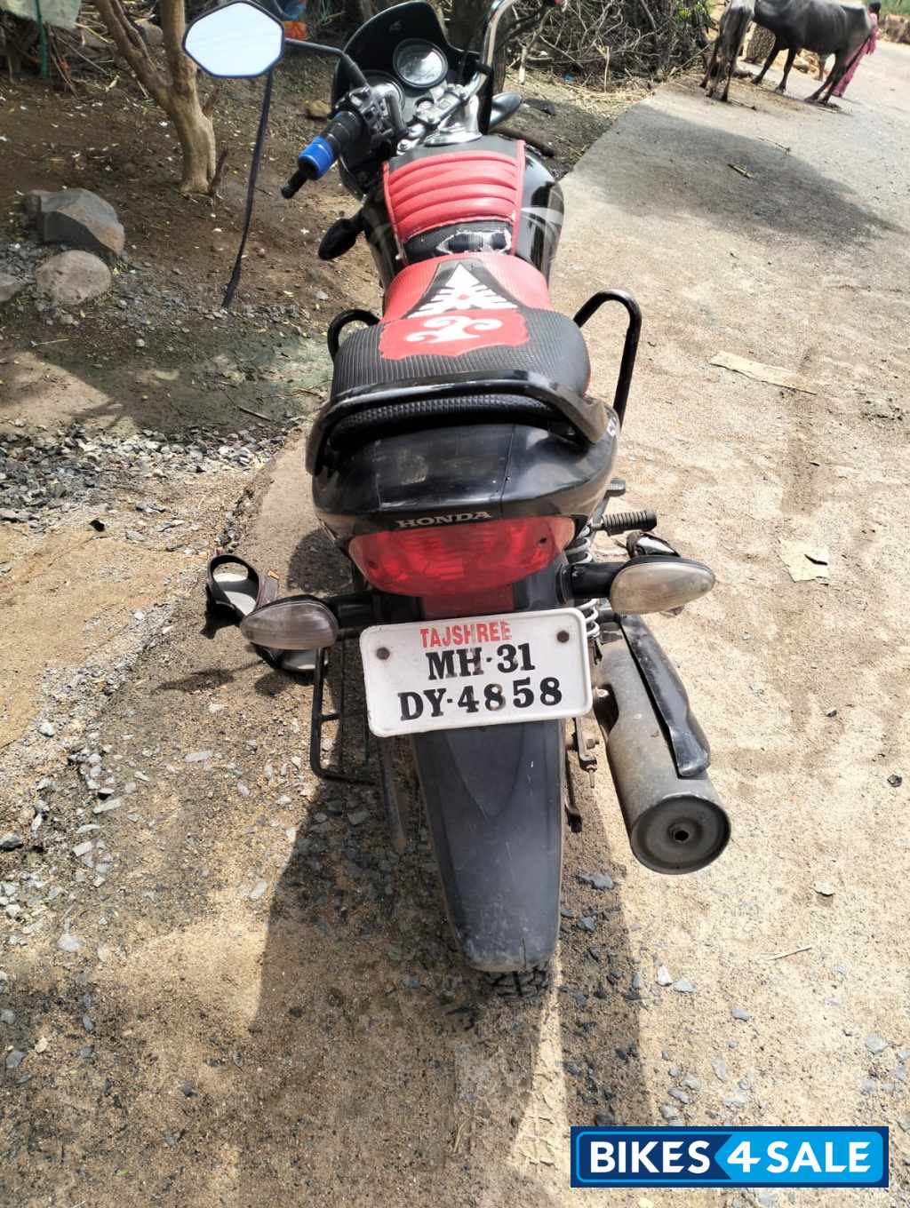 Black Honda CB Shine