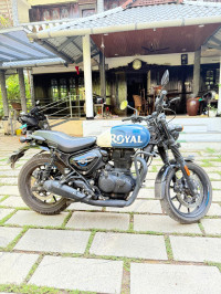 Blue Royal Enfield Hunter 350 Metro
