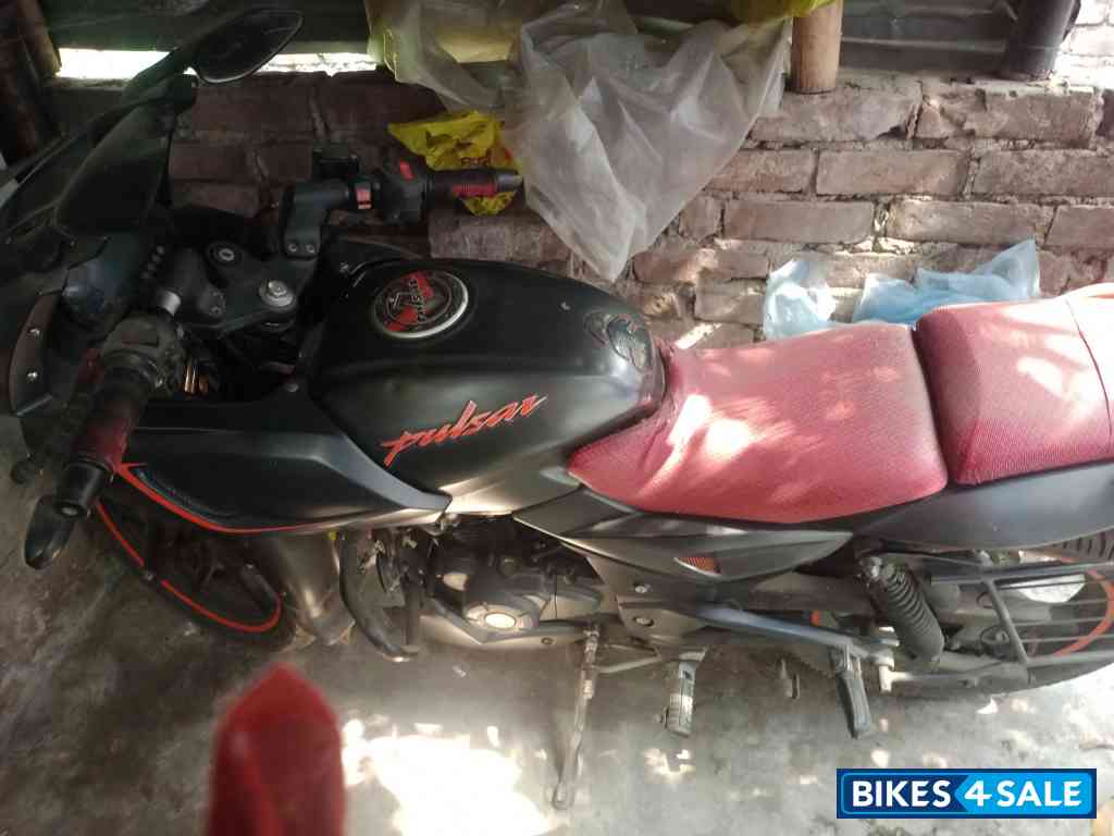 Neon Bajaj Pulsar 180F Neon
