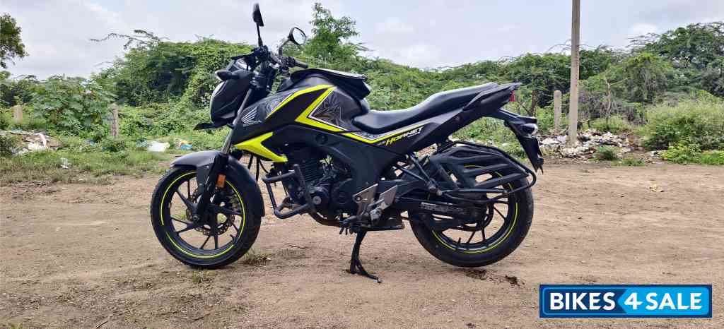 Mat Axis Grey Metlc Honda CB Hornet 160R Mat Axis Grey Metlc Honda CB Hornet 160R