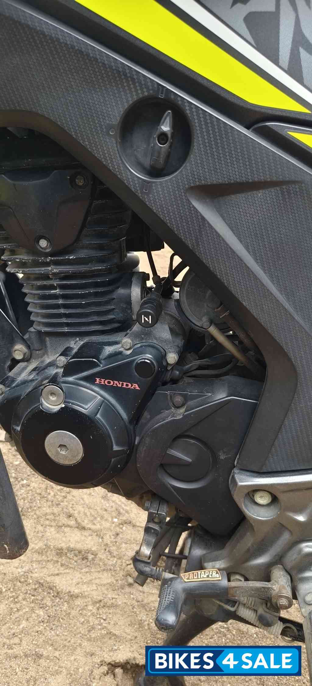 Mat Axis Grey Metlc Honda CB Hornet 160R Mat Axis Grey Metlc Honda CB Hornet 160R