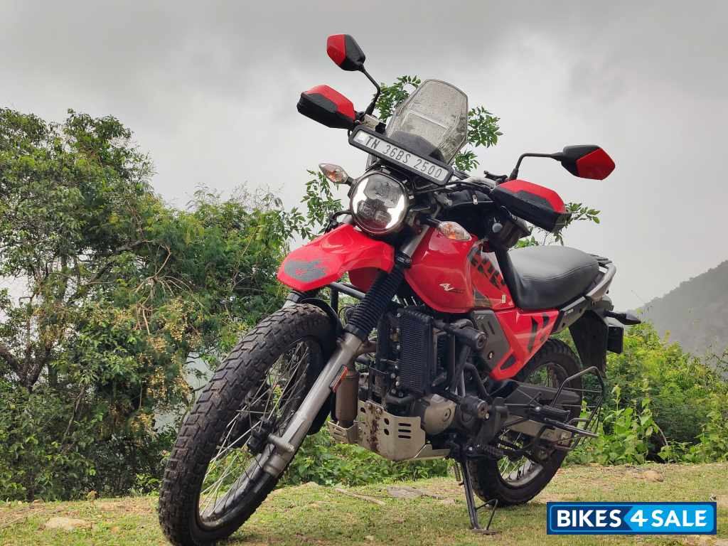 Sports Red And Bla Hero Xpulse 200 4V