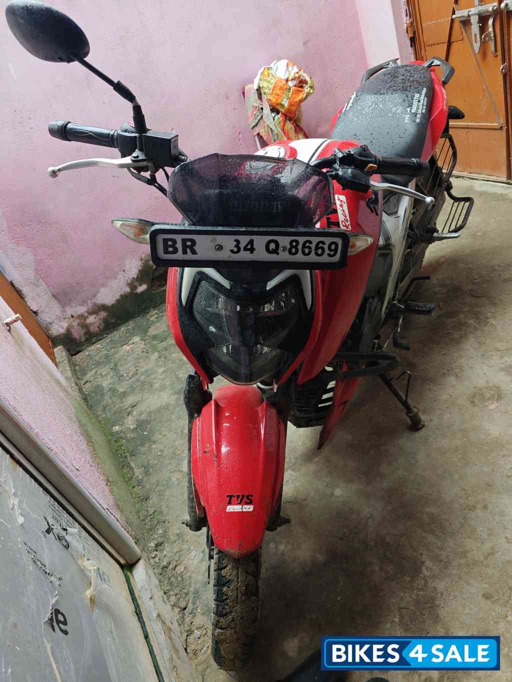 TVS Apache RTR 160 4V BS6