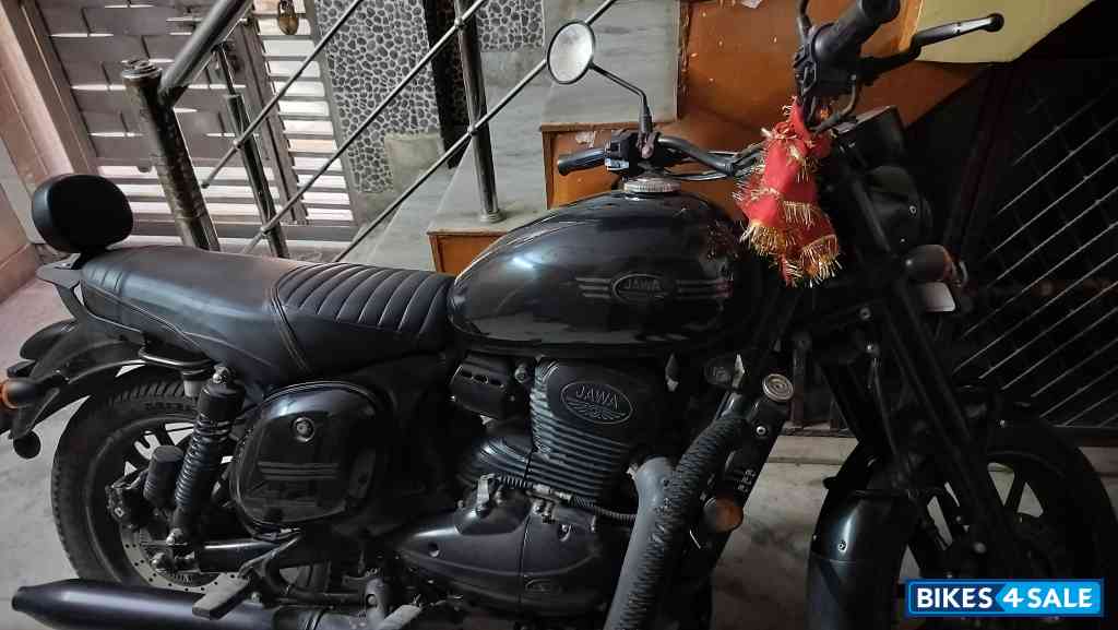 Jawa 42 Dual Channel ABS AllStar Black