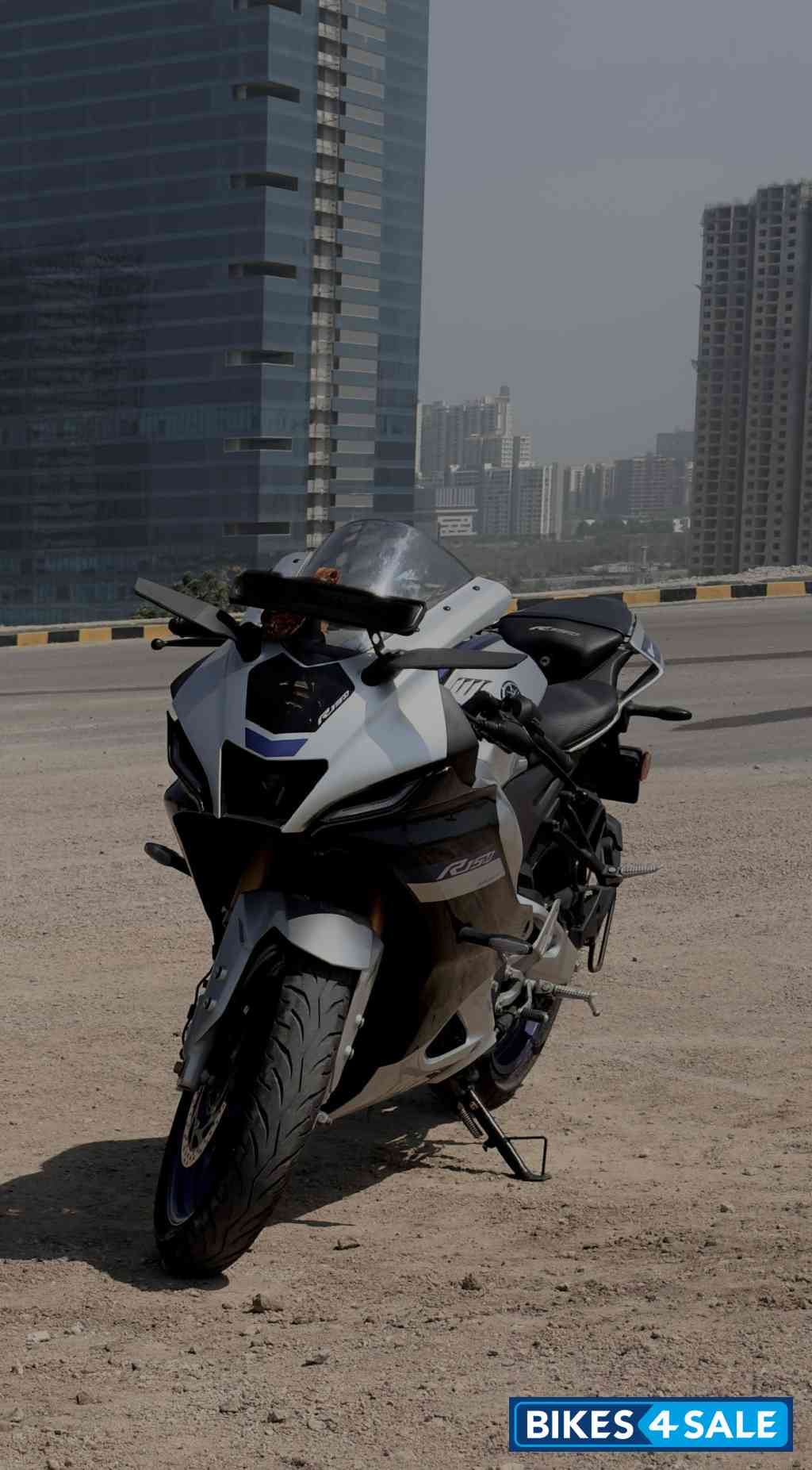 Yamaha R15M