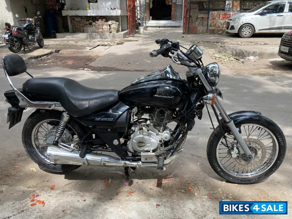 Bajaj Avenger 220 DTS-i
