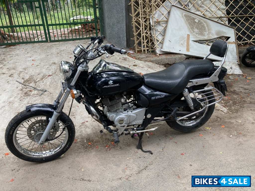 Bajaj Avenger 220 DTS-i