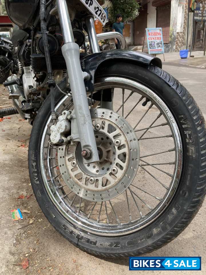 Bajaj Avenger 220 DTS-i