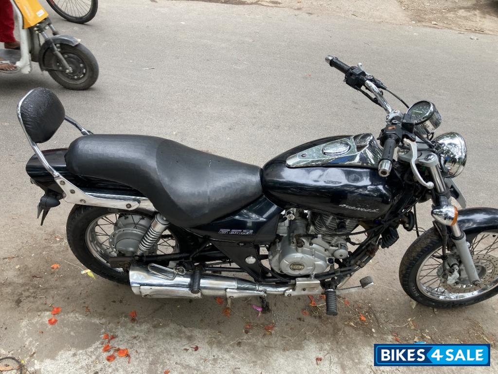 Bajaj Avenger 220 DTS-i