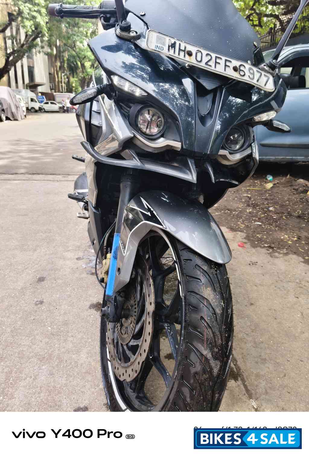 Black Bajaj Pulsar RS 200 ABS