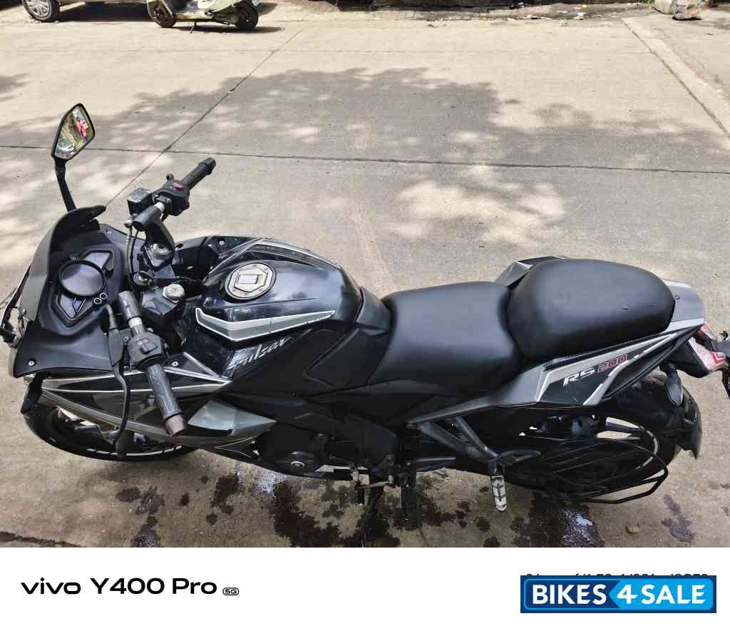 Black Bajaj Pulsar RS 200 ABS