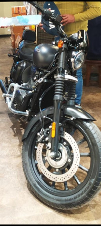 Yezdi Roadster Dark 2023 Model