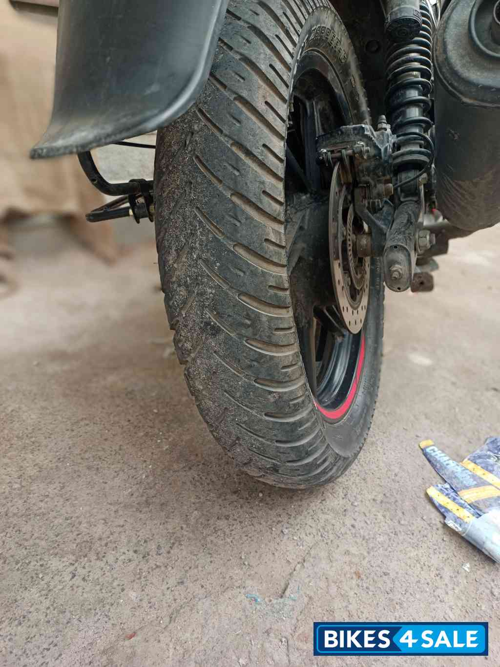 Matt Sparkle Black Bajaj Pulsar 180 DTSi