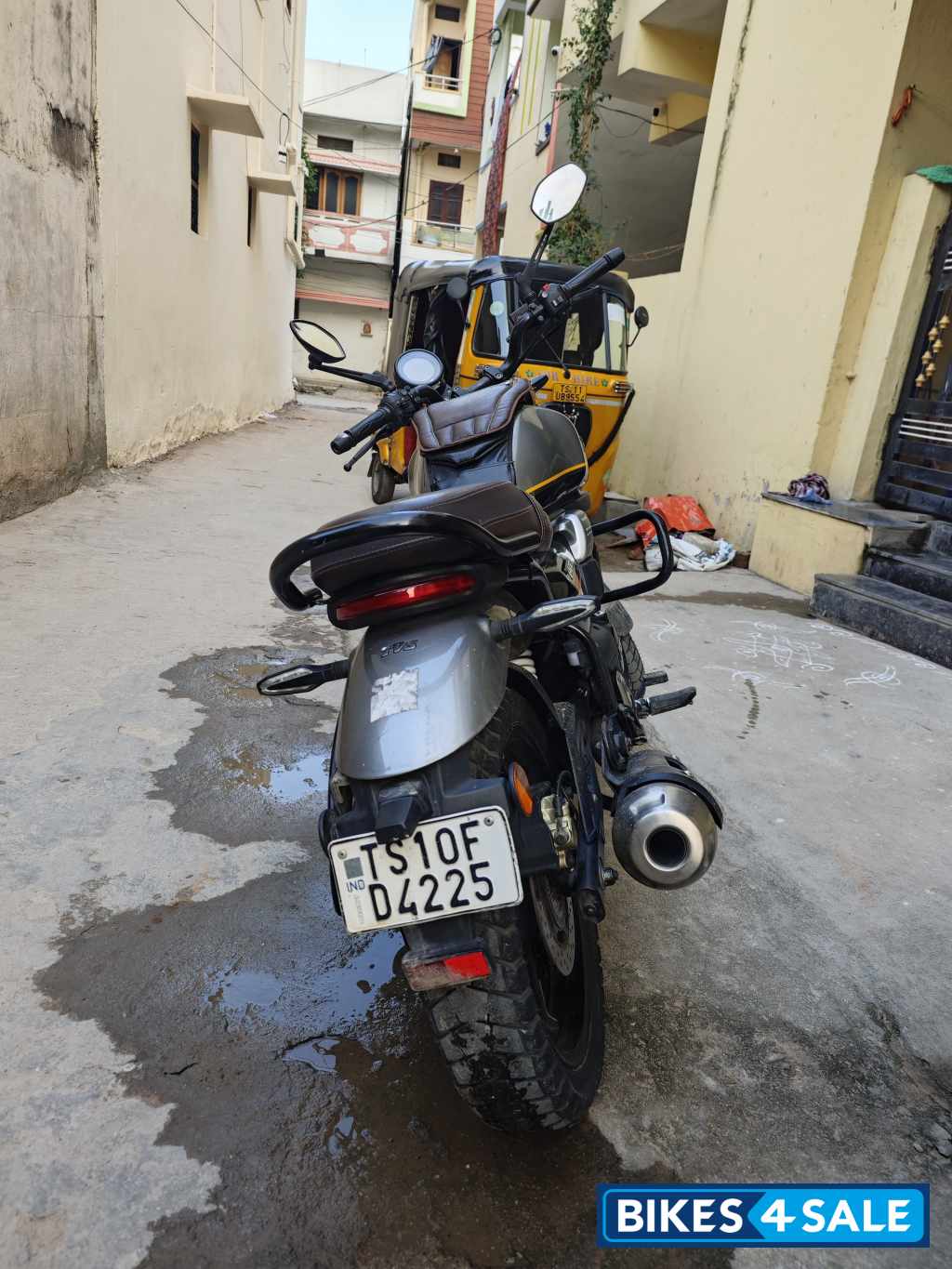 TVS Ronin TD