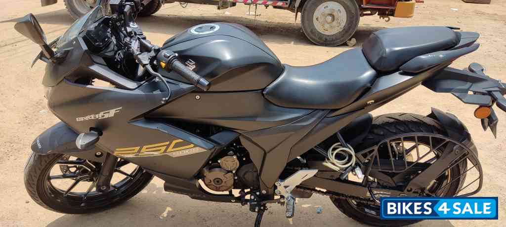 Matte Black Suzuki Gixxer SF 250 BS6