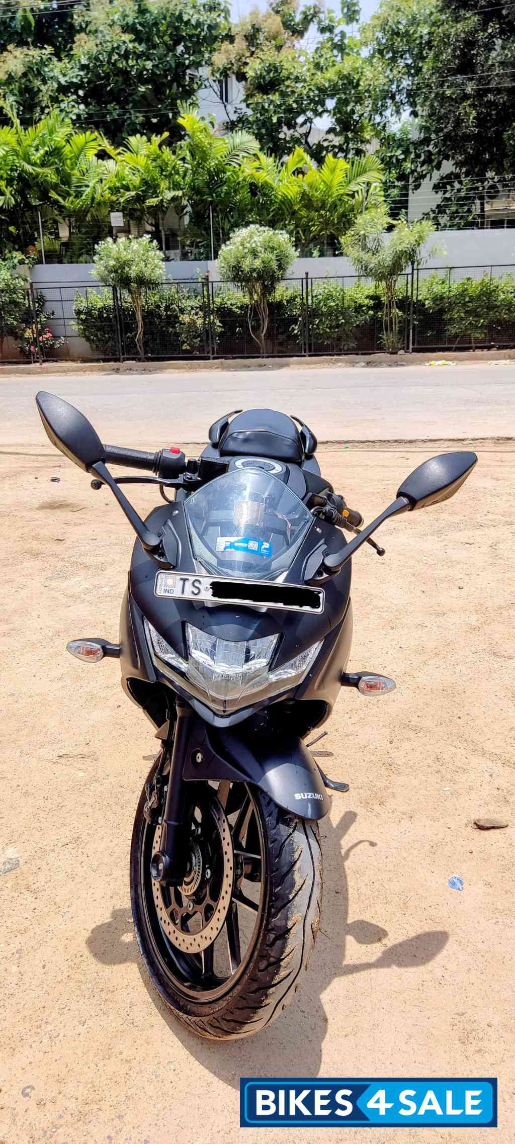 Matte Black Suzuki Gixxer SF 250 BS6