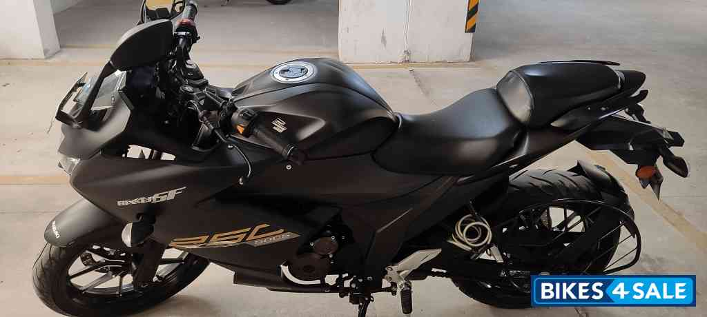 Matte Black Suzuki Gixxer SF 250 BS6