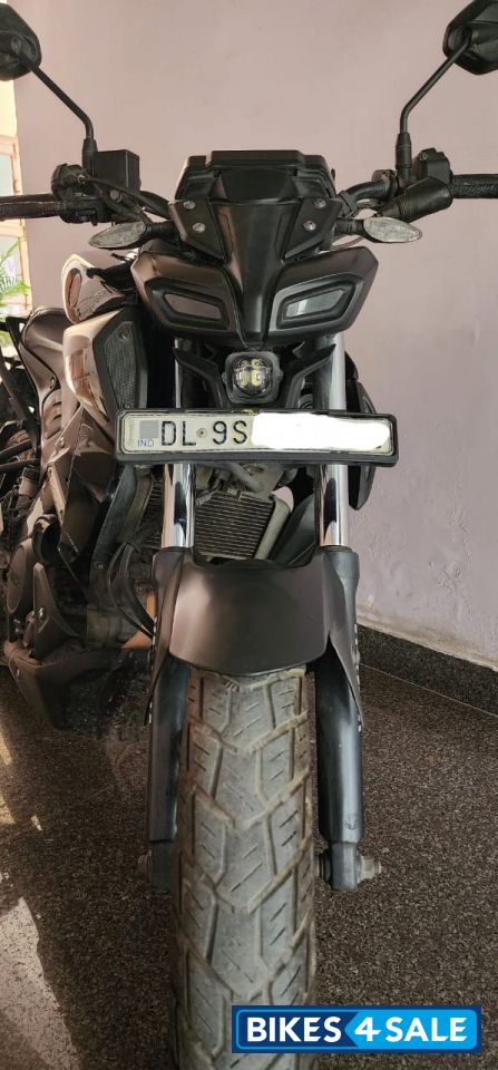 Black Yamaha MT-15
