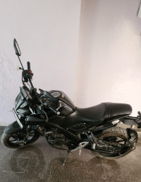 Black Yamaha MT-15
