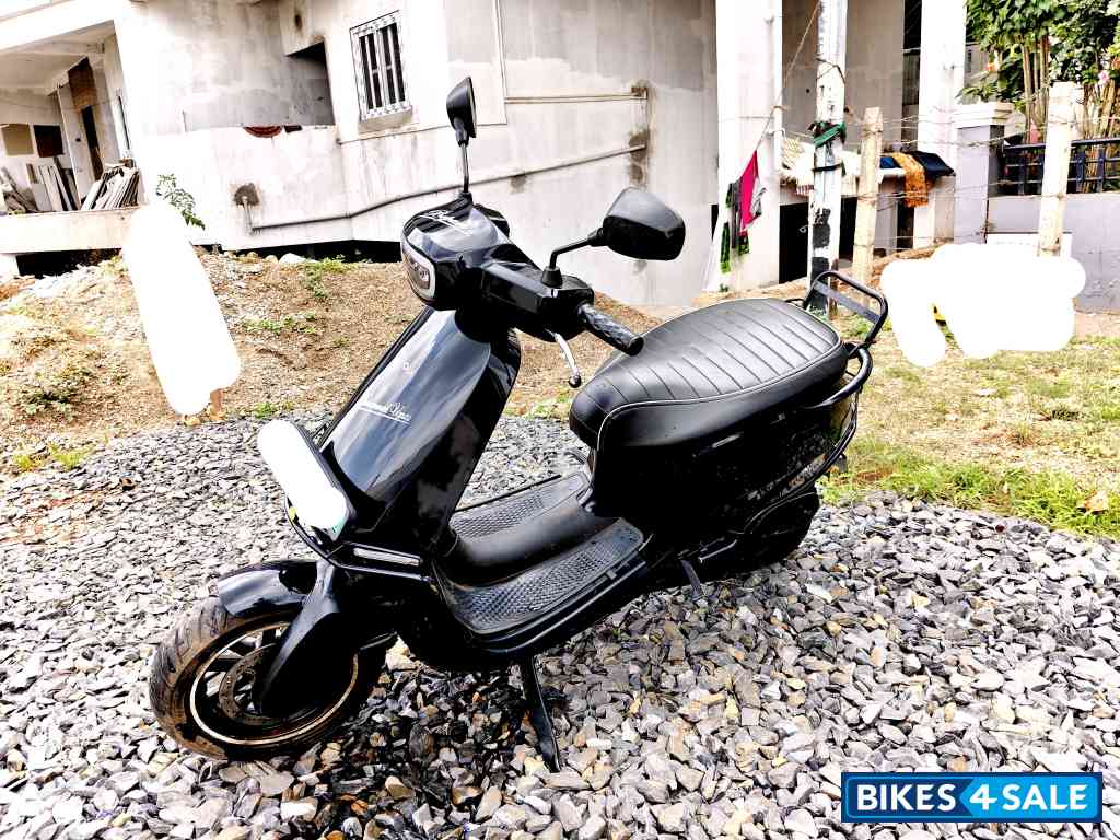 Jet Black Ola S1 Pro Jet Black Ola S1 Pro