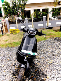 Jet Black Ola S1 Pro