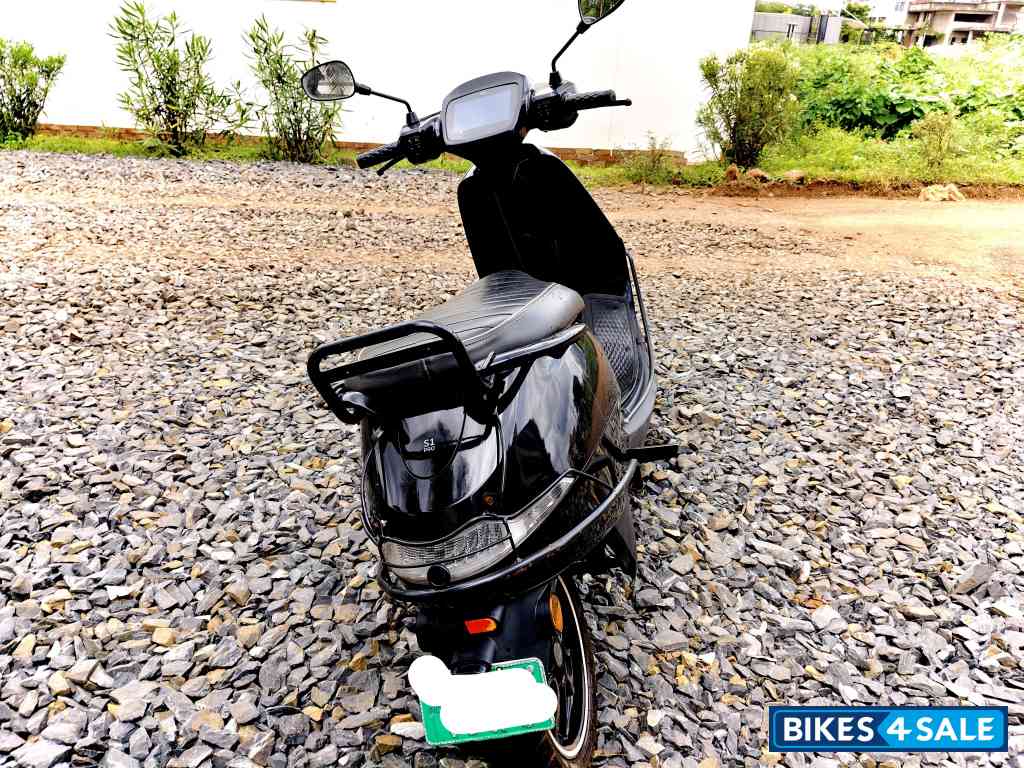 Jet Black Ola S1 Pro Jet Black Ola S1 Pro