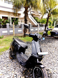 Jet Black Ola S1 Pro