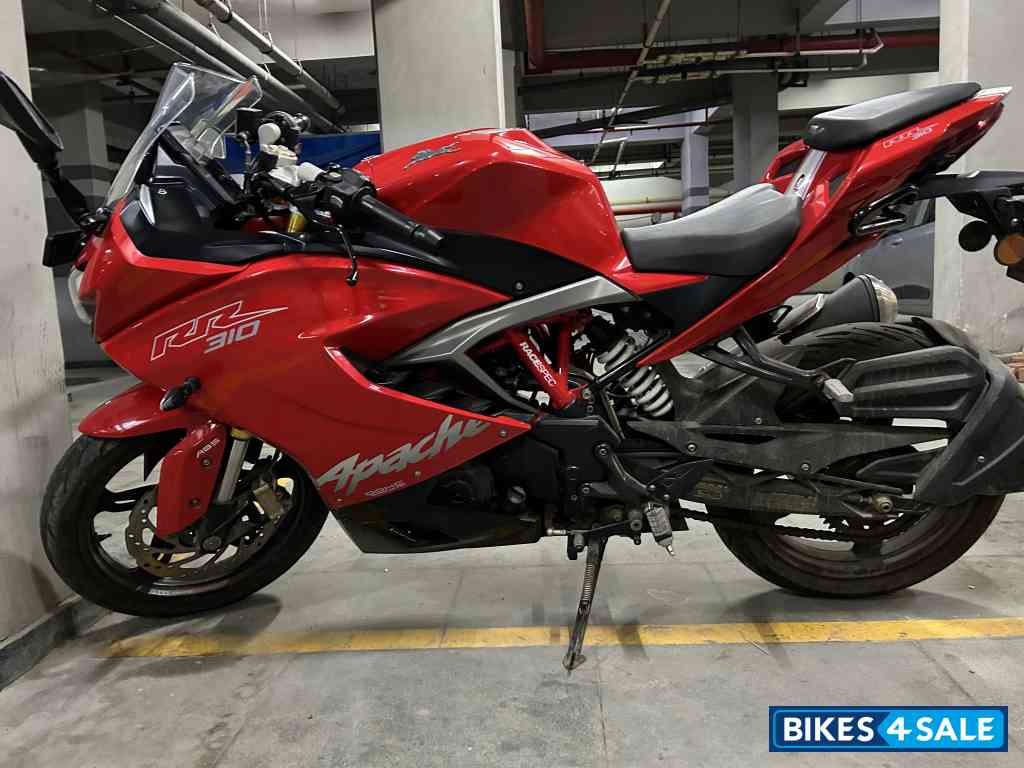 Red TVS Apache RR 310