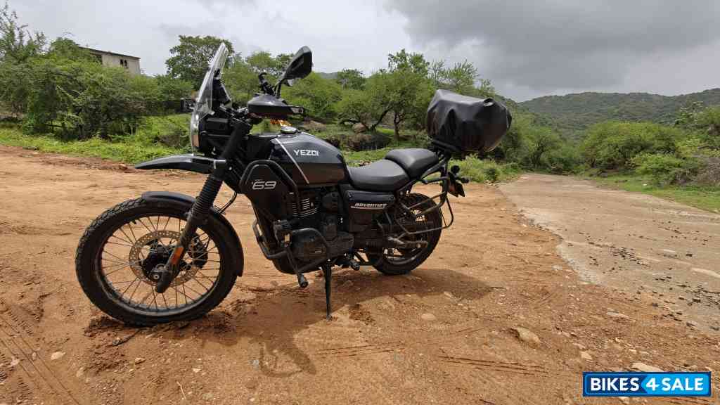 Yezdi Adventure Gloss 2024