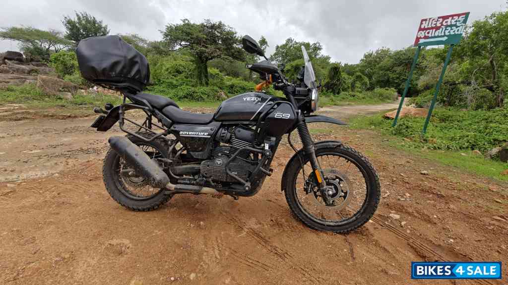 Yezdi Adventure Gloss 2024