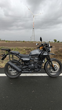 Yezdi Adventure Gloss 2024