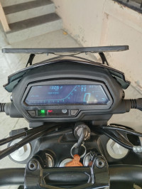 Sparkling Black Bajaj Dominar 250