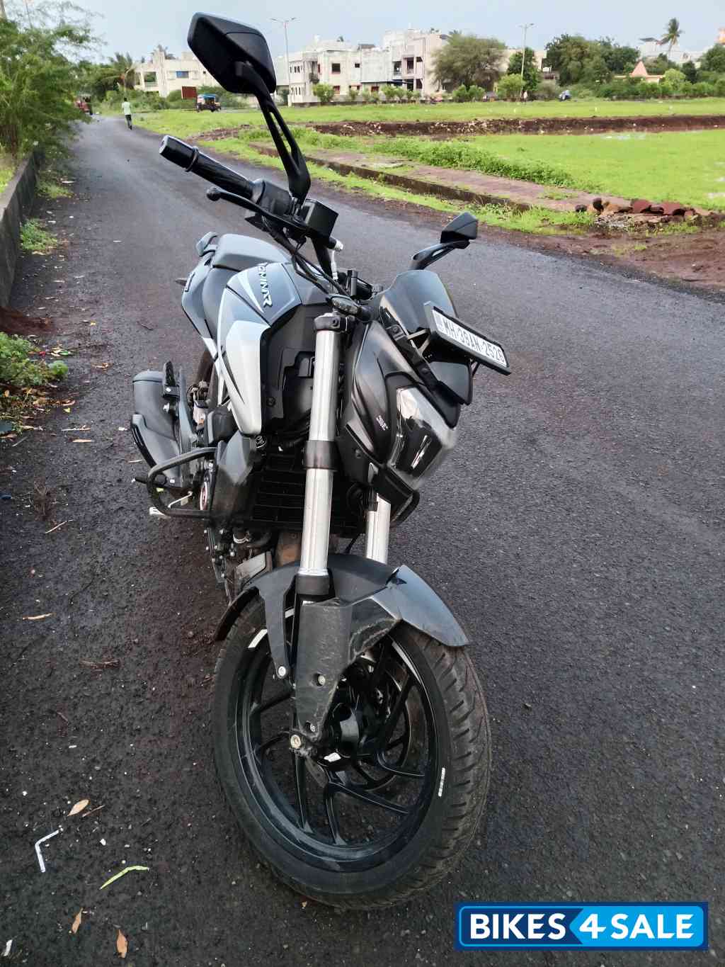 Sparkling Black Bajaj Dominar 250 Sparkling Black Bajaj Dominar 250