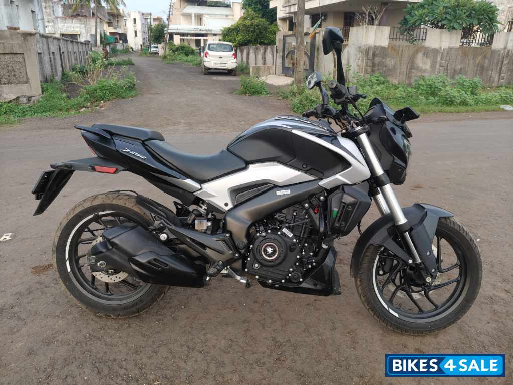 Sparkling Black Bajaj Dominar 250 Sparkling Black Bajaj Dominar 250
