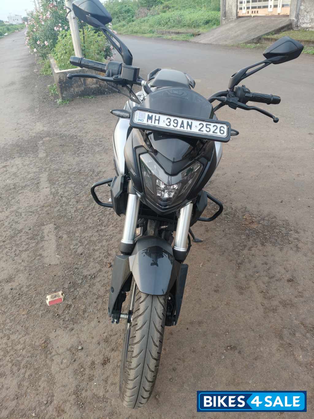 Sparkling Black Bajaj Dominar 250 Sparkling Black Bajaj Dominar 250