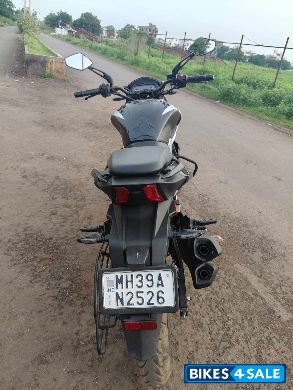 Sparkling Black Bajaj Dominar 250 Sparkling Black Bajaj Dominar 250