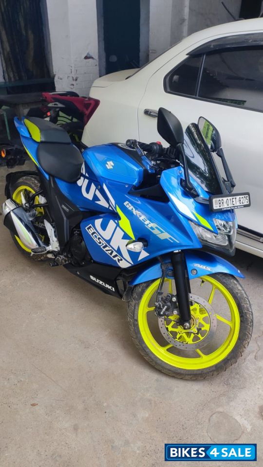 Blue Suzuki Gixxer SF Fi