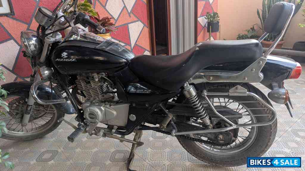Bajaj Avenger 220 DTS-i Bajaj Avenger 220 DTS-i