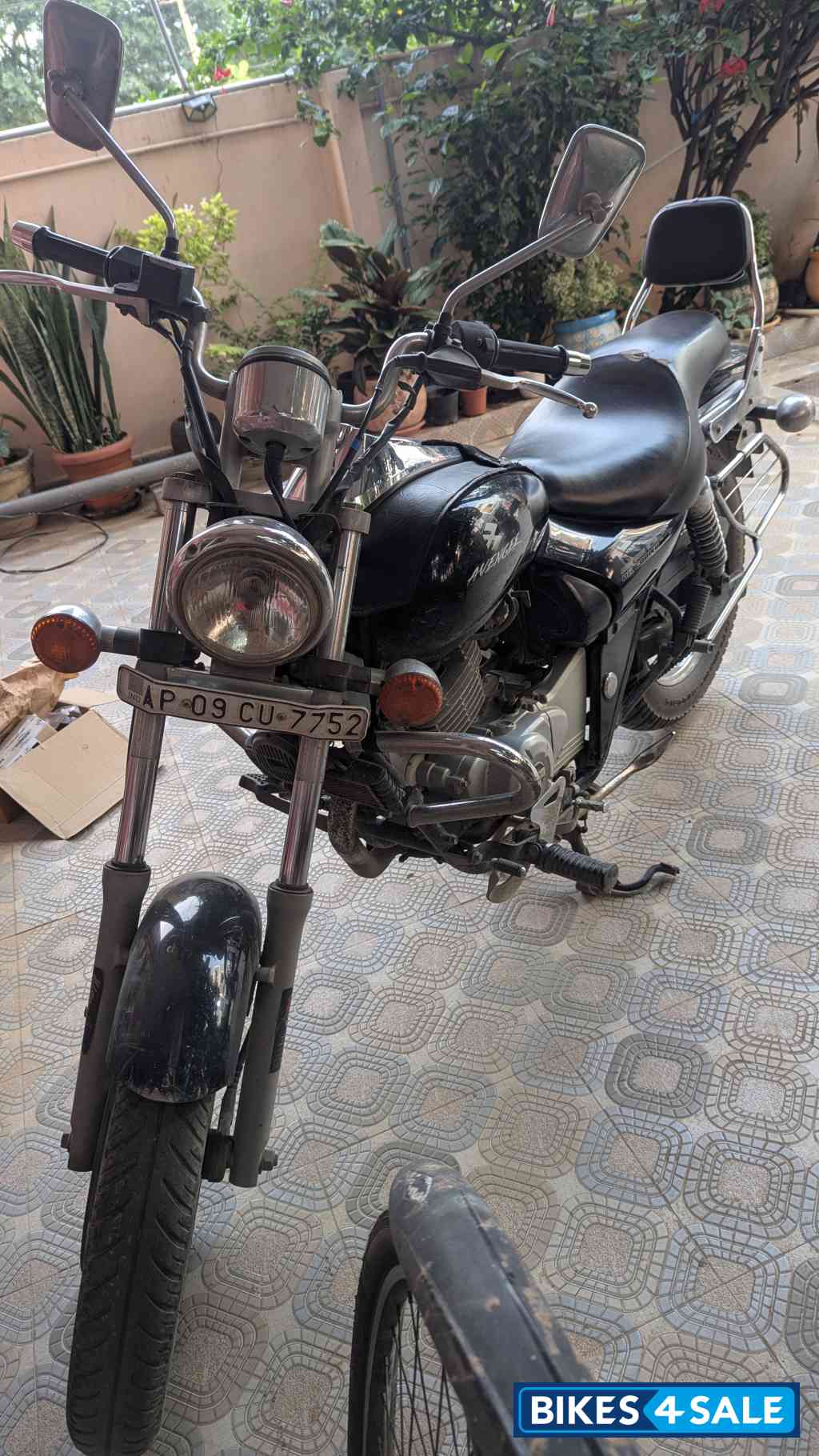 Bajaj Avenger 220 DTS-i Bajaj Avenger 220 DTS-i