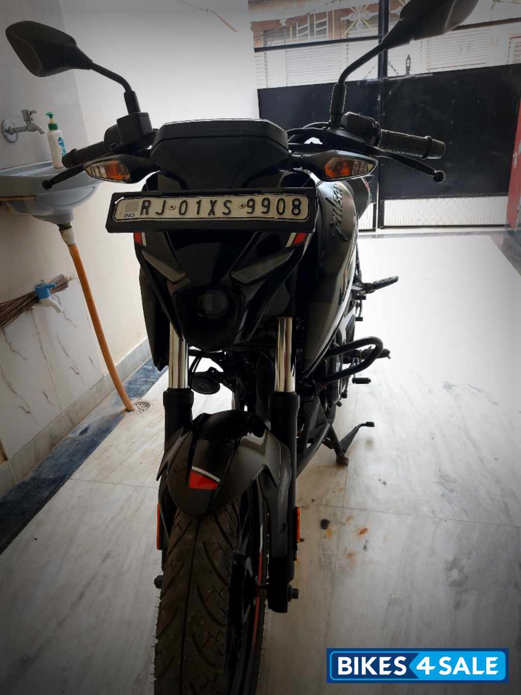 Bajaj Pulsar N160 Dual Channel ABS
