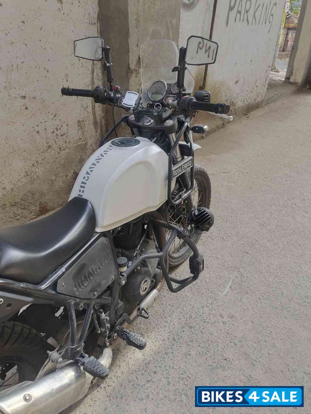 White Royal Enfield Himalayan BS VI