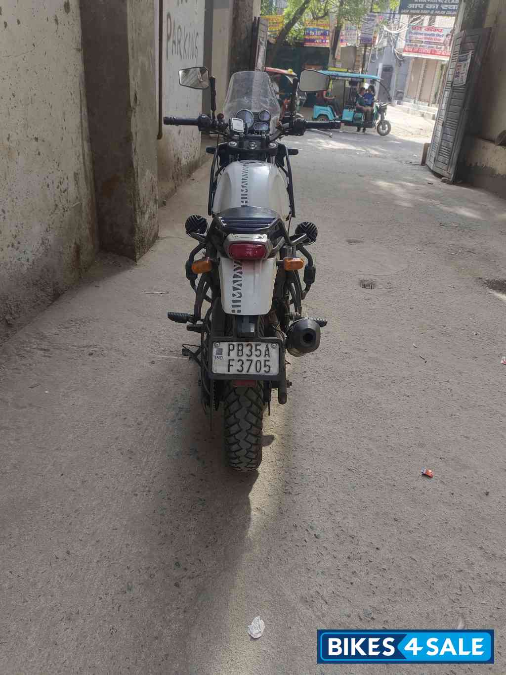 White Royal Enfield Himalayan BS VI