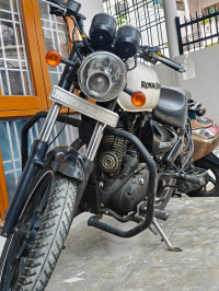 White Royal Enfield Thunderbird X 350
