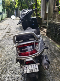 Silver Mahindra Gusto