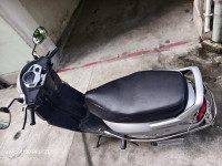 Silver Mahindra Gusto