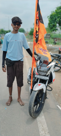 White TVS Apache RTR 160