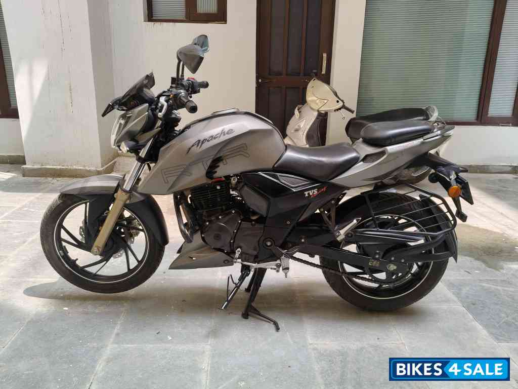 Titanium Grey TVS Apache RTR 200 4V