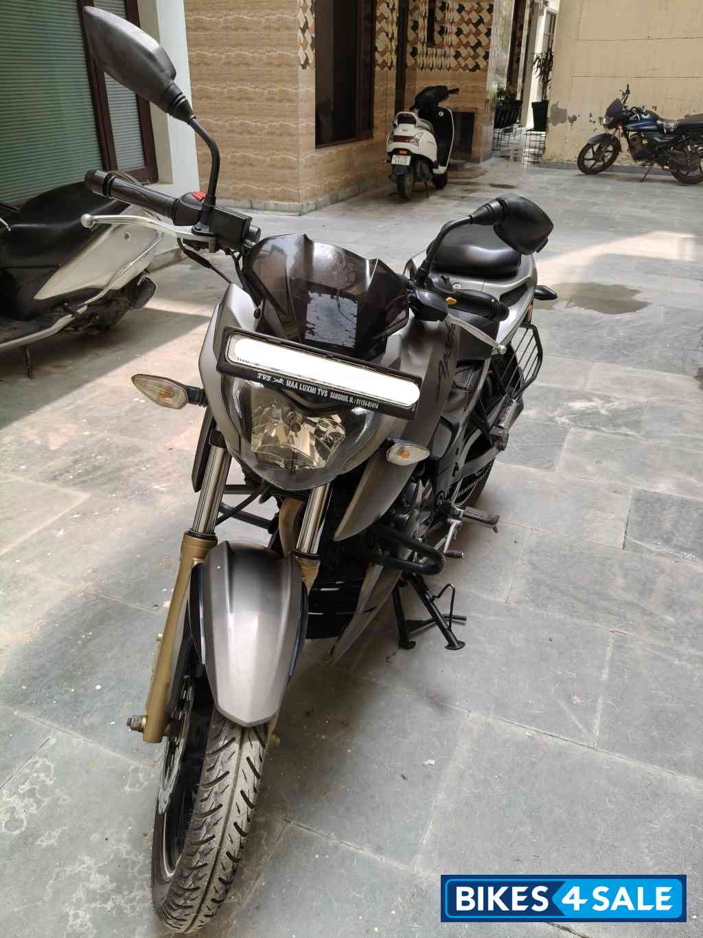 Titanium Grey TVS Apache RTR 200 4V Titanium Grey TVS Apache RTR 200 4V