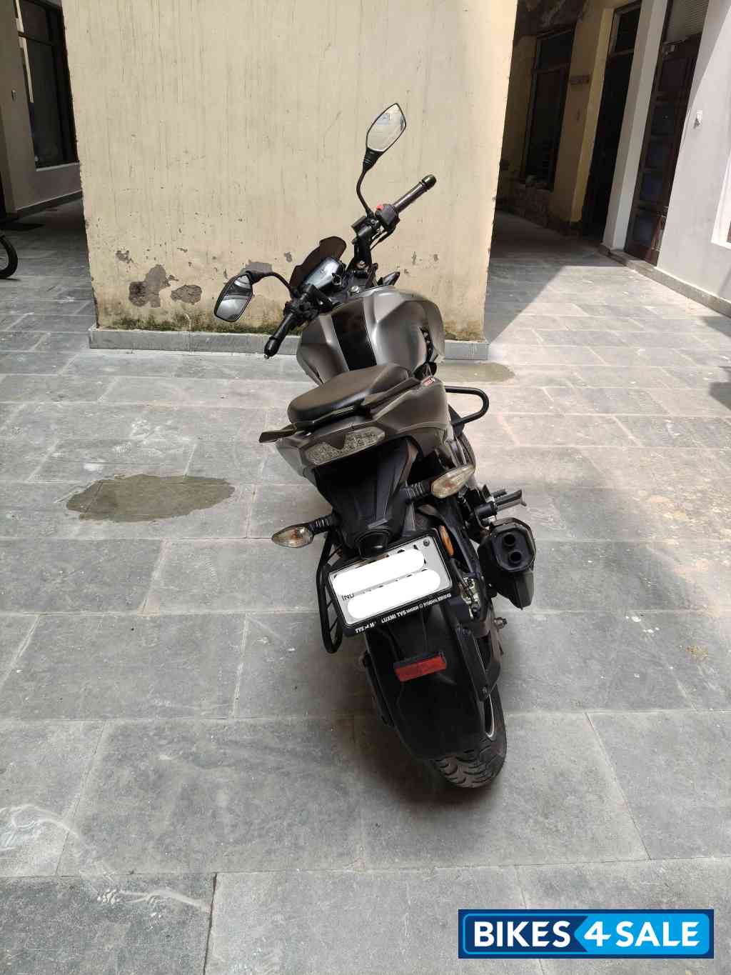 Titanium Grey TVS Apache RTR 200 4V Titanium Grey TVS Apache RTR 200 4V