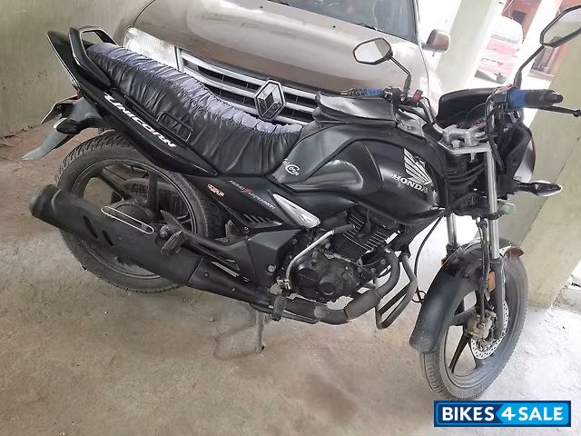 Pearl Igneous Black Honda Unicorn 160 BS6